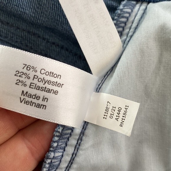 Lane Bryant Mid-Rise Wide Leg Pedal Distressed Jean Short Signature Fit Stretchy - Picture 9 of 14